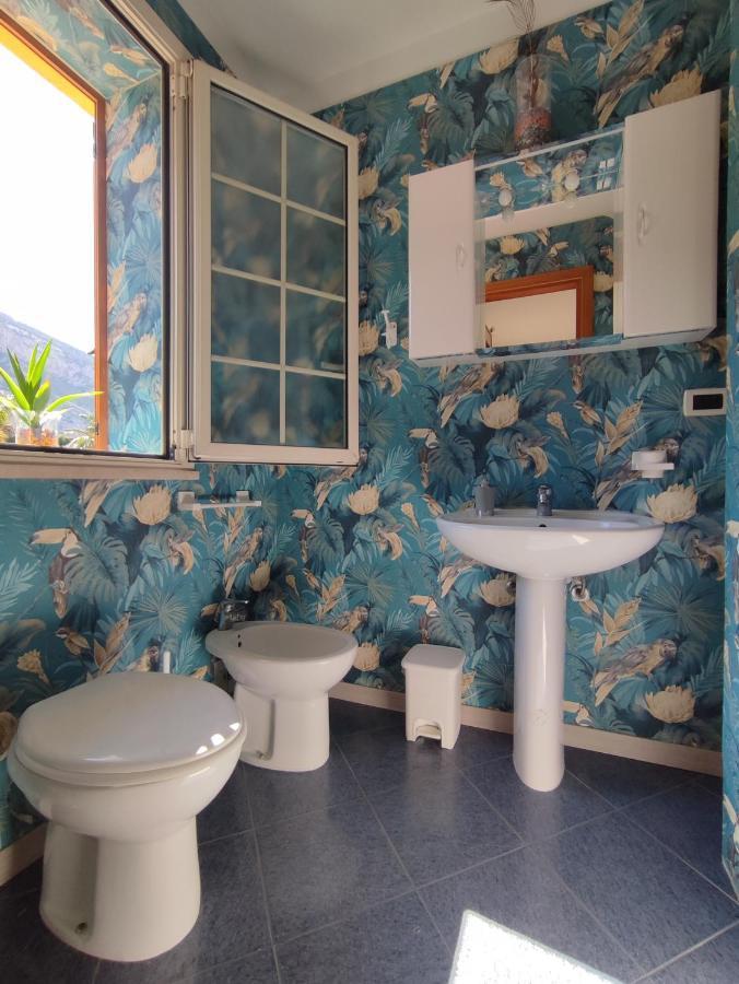 Casa Vacanze Isolotto イーゾラ・デッレ・フェンミネ エクステリア 写真