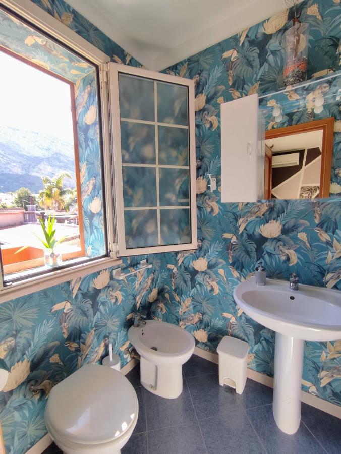Casa Vacanze Isolotto イーゾラ・デッレ・フェンミネ エクステリア 写真