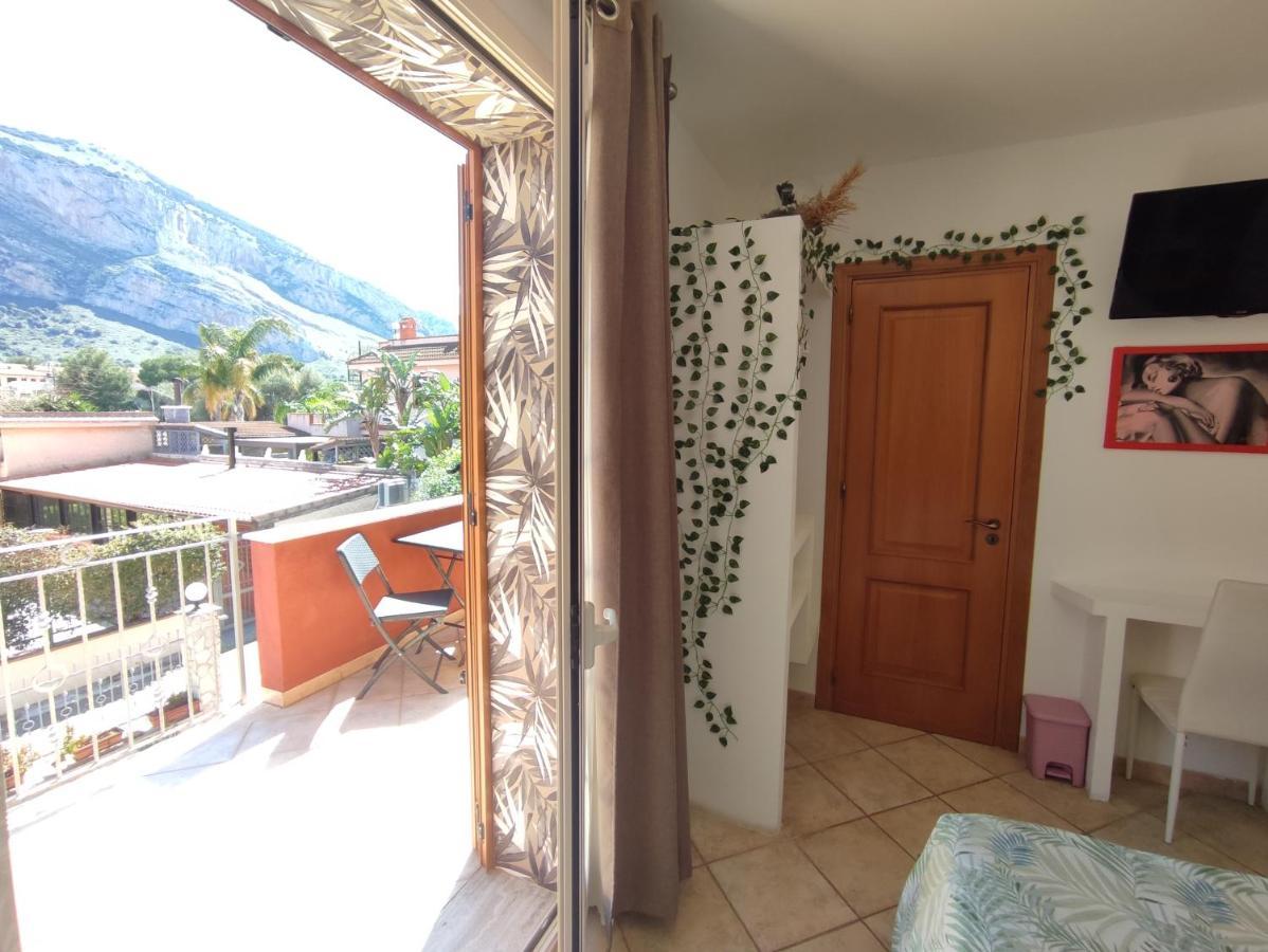 Casa Vacanze Isolotto イーゾラ・デッレ・フェンミネ エクステリア 写真