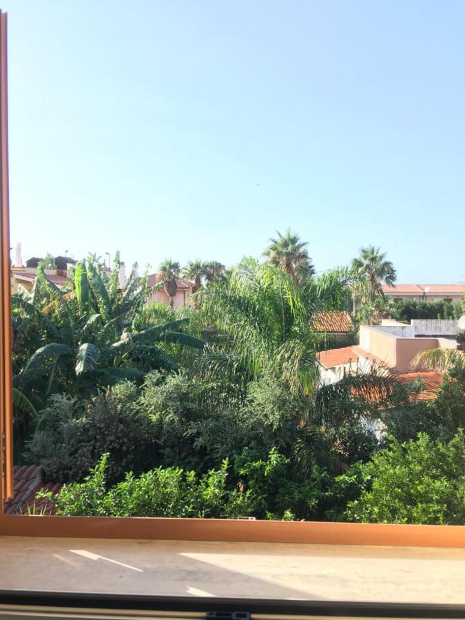 Casa Vacanze Isolotto イーゾラ・デッレ・フェンミネ エクステリア 写真