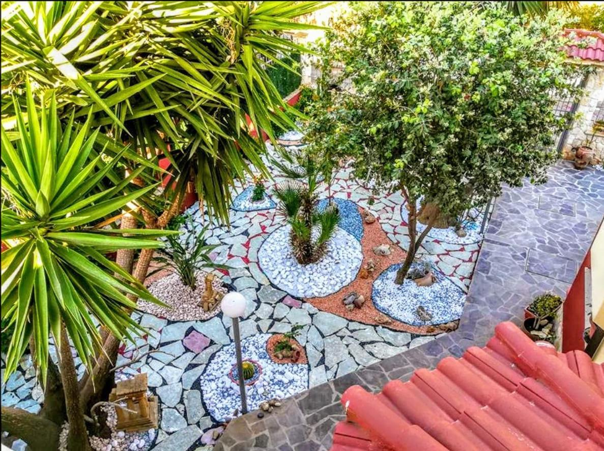 Casa Vacanze Isolotto イーゾラ・デッレ・フェンミネ エクステリア 写真